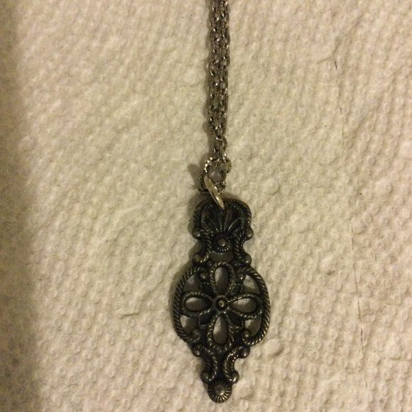 women's necklace metal pendant 19" - Picture 4 of 4